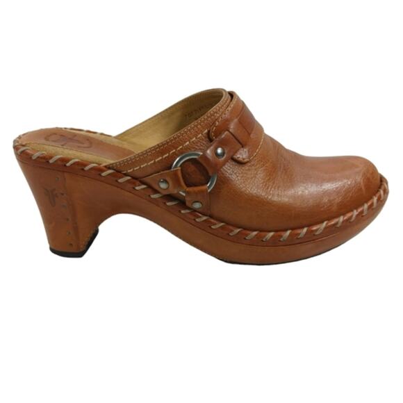 FRYE AND CO. Shoes - Frye & Co Charlotte Clogs GUC $189 size 7.5M    FS2234